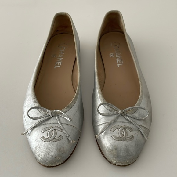 Chanel Silver Leather Ballet Flats - Picture 3 of 13